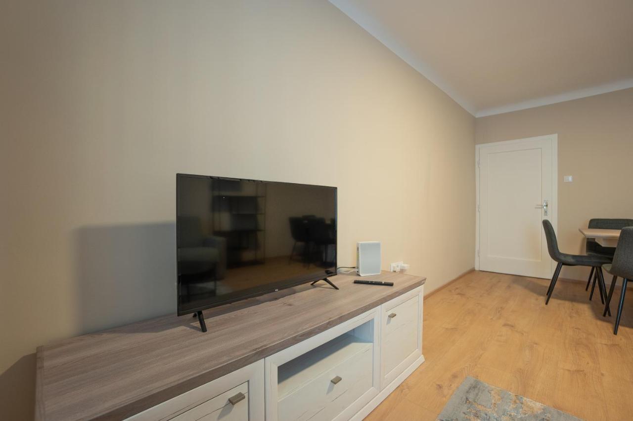A 2-Bedroom Apartment With A King-Size Bed And A Balcony Is Located Just A 15-Minute Walk From Stephansplatz. Відень Екстер'єр фото