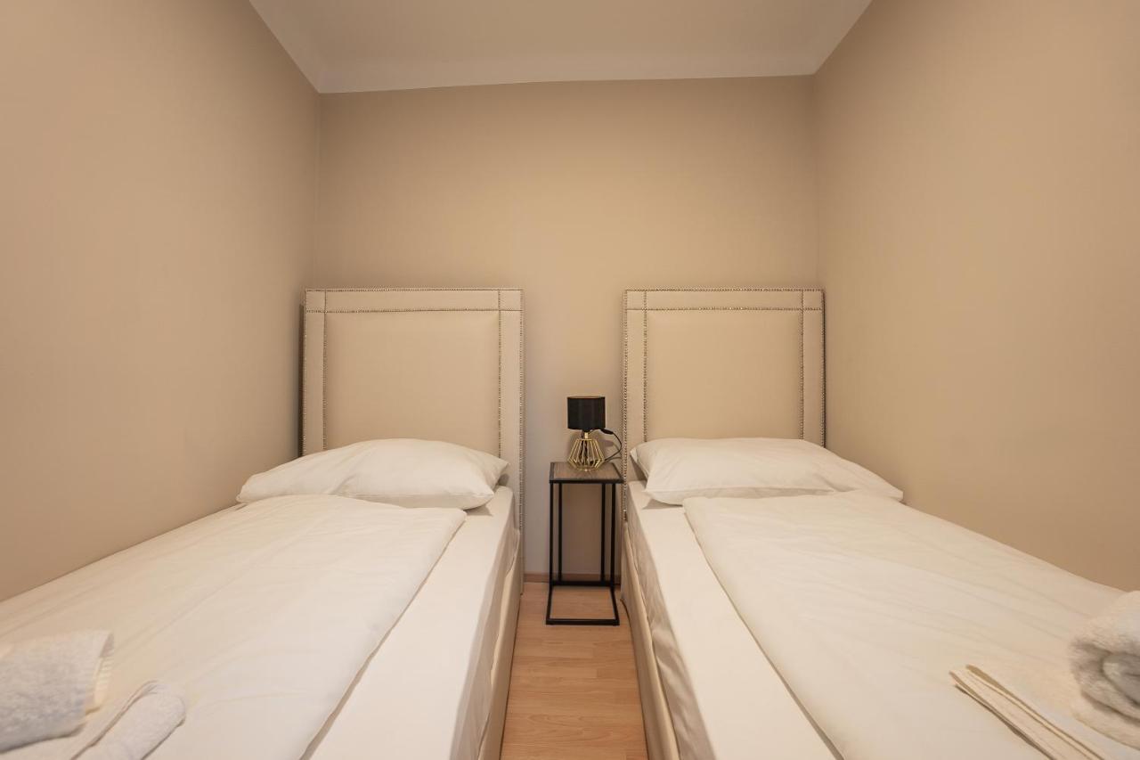 A 2-Bedroom Apartment With A King-Size Bed And A Balcony Is Located Just A 15-Minute Walk From Stephansplatz. Відень Екстер'єр фото
