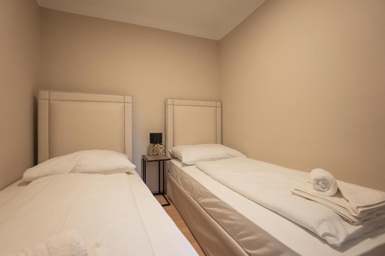 A 2-Bedroom Apartment With A King-Size Bed And A Balcony Is Located Just A 15-Minute Walk From Stephansplatz. Відень Екстер'єр фото